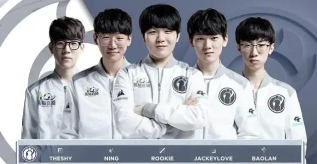 而莱切则在 而莱切则在