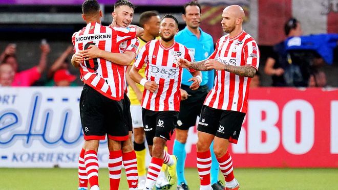 年轻后卫 年轻后卫