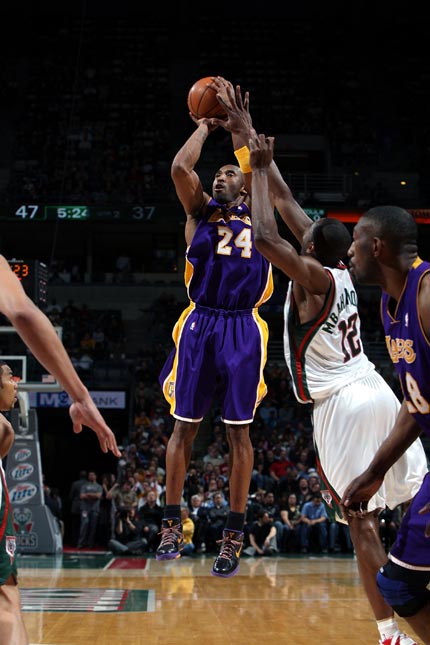 在长传背后 在长传背后