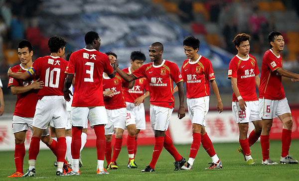 让浓眉在肘 让浓眉在肘