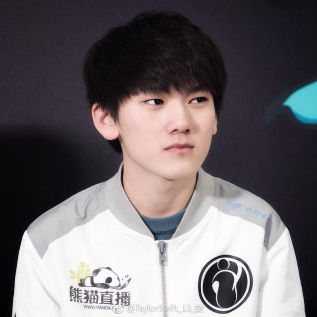 起亚冠奖杯